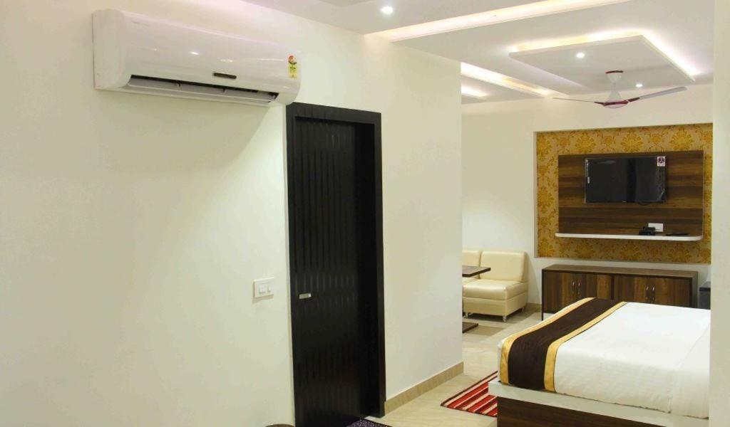 Incredible Taj Hotel Agra (Uttar Pradesh)
